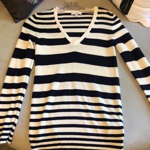 Gap v-neck sweater blue and white stripe